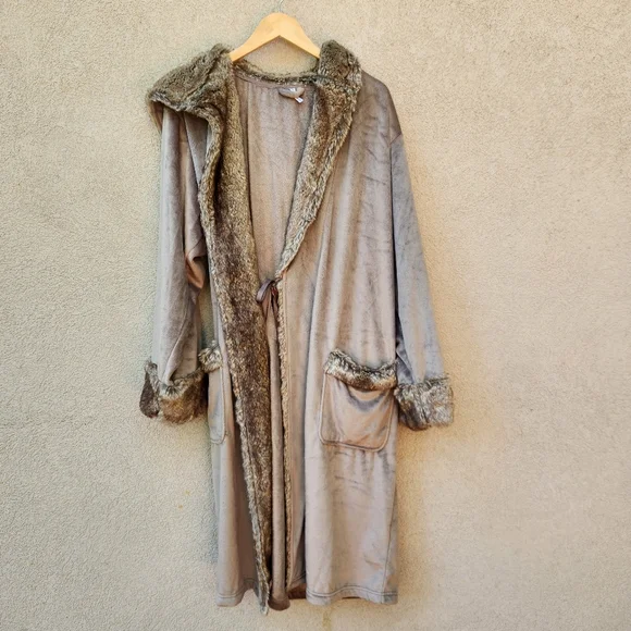 POTTERY BARN Intimates & Sleepwear Women's Robe Large Faux Fur Hood No Belt - Picture 2 of 16